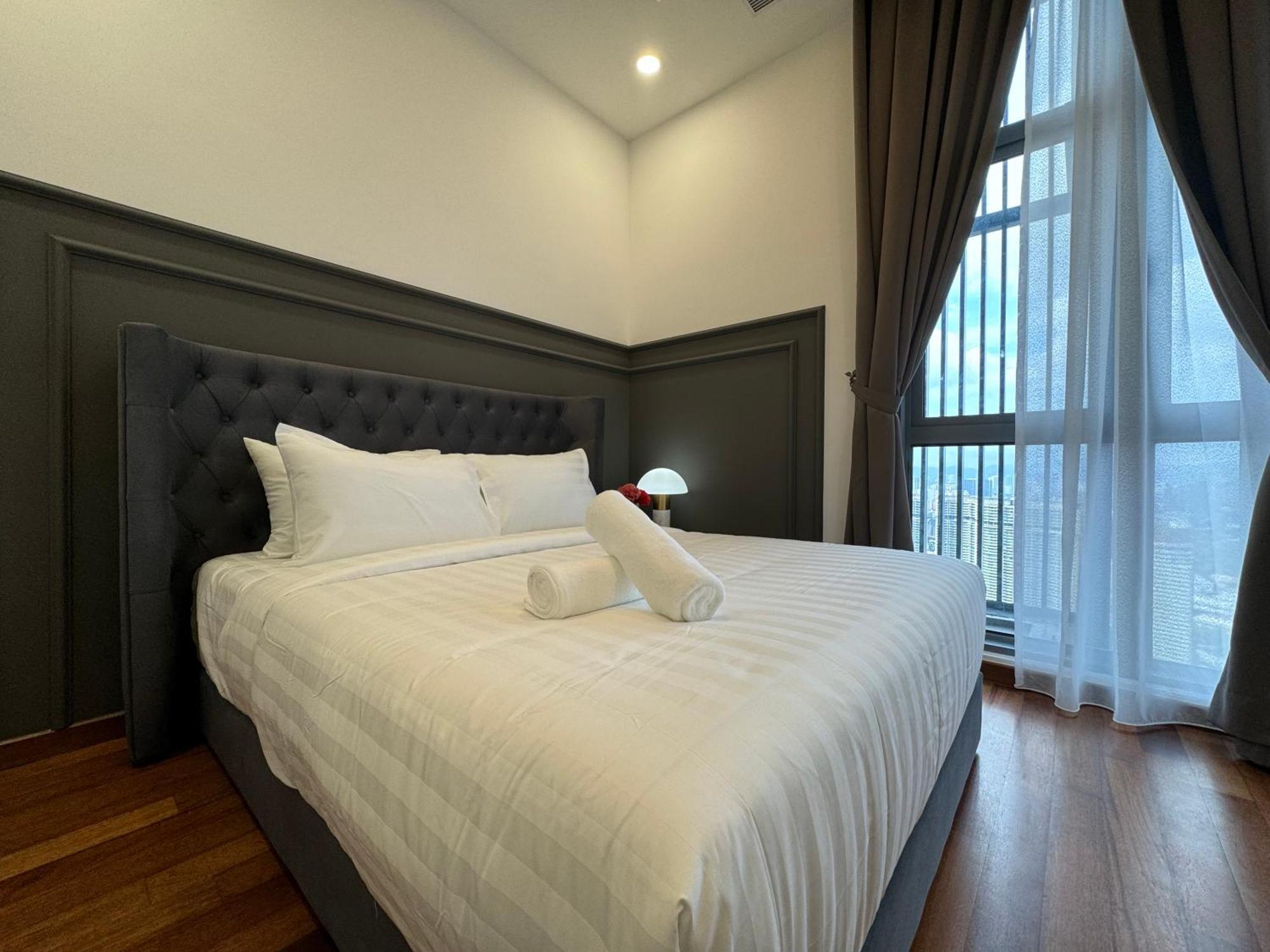Royce Klcc Kuala Lumpur City Centre By Dormeo Destinations Extérieur photo