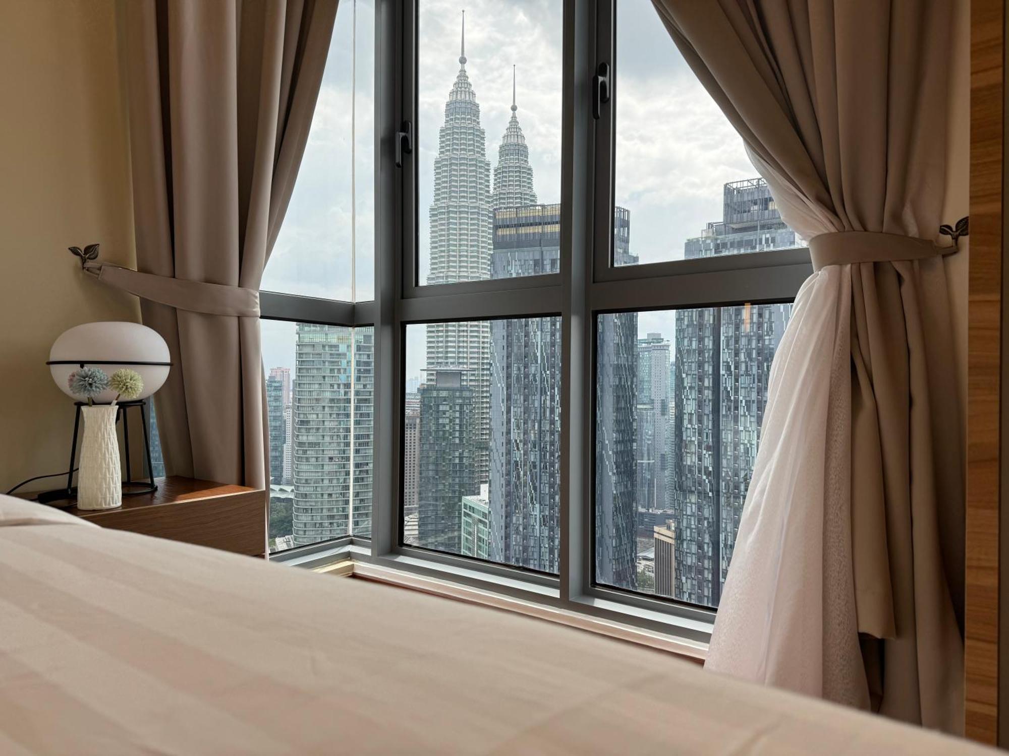 Royce Klcc Kuala Lumpur City Centre By Dormeo Destinations Extérieur photo