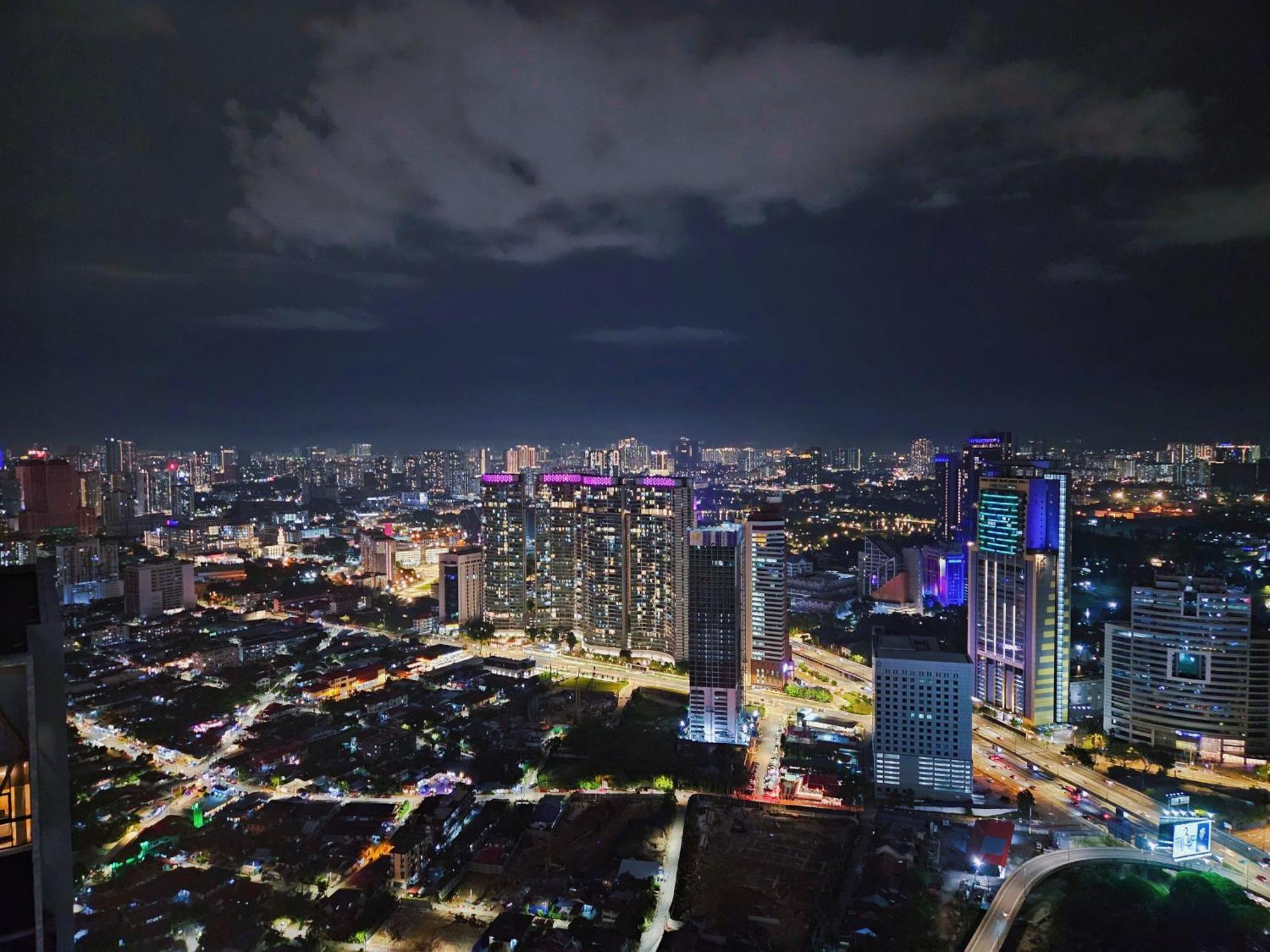 Royce Klcc Kuala Lumpur City Centre By Dormeo Destinations Extérieur photo